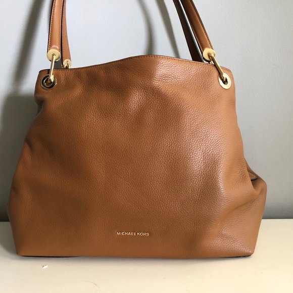 Michael Kors Handbags - Michael Kors Raven XL Leather Shoulder Bag